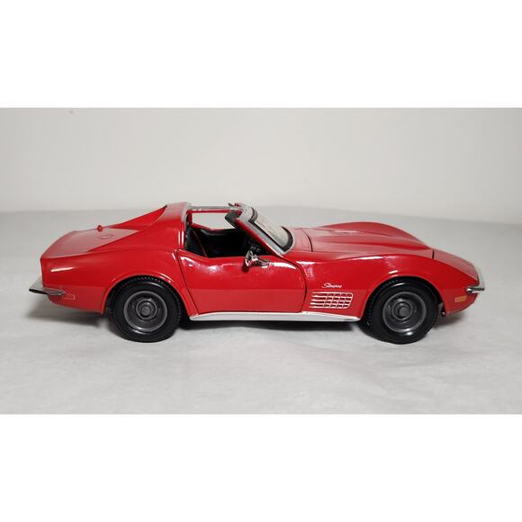 Maisto 1970 Chevrolet Corvette Stingray Special Edition 1/24 Scale VG+ - Picture 2 of 10